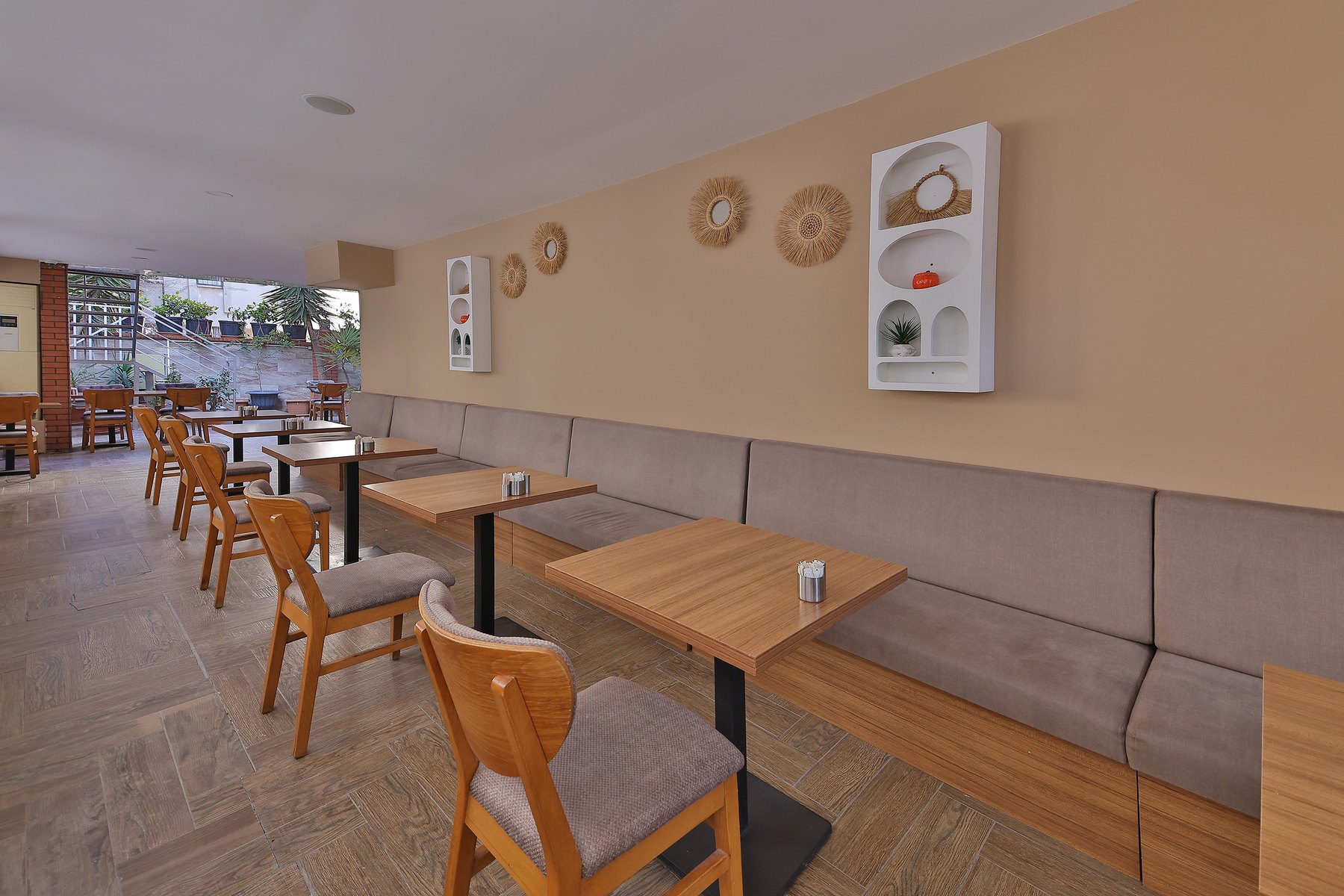 MATHOTEL restoran masaları