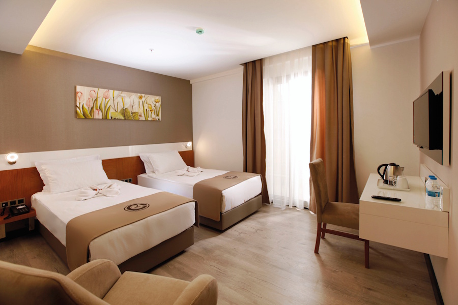 Suite Oda – 3 Kişilik, Bahçe Manzaralı, Balkonlu